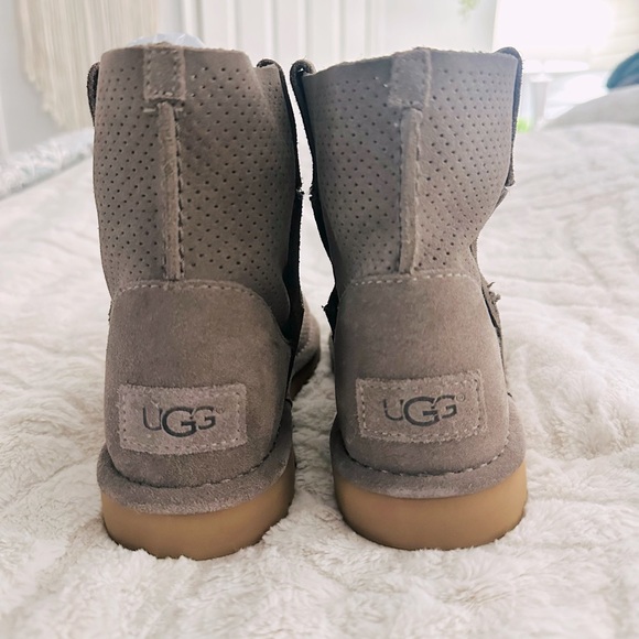 UGG Unlined Mini Perf - Picture 8 of 10